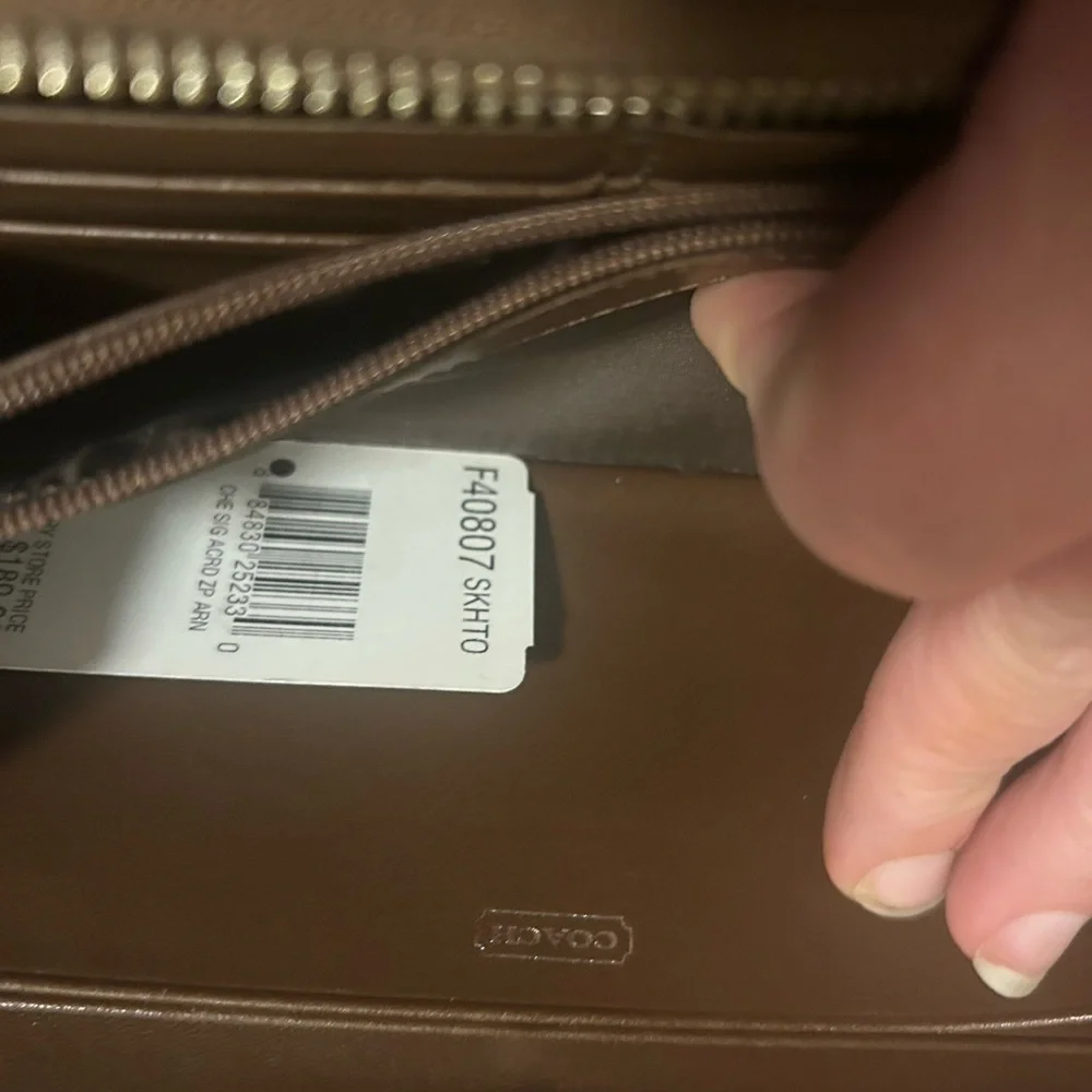 Coach Wallet - Picture 11 of 12